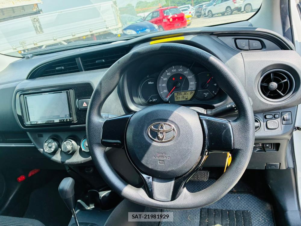 Toyota VITZ 2019-06 8091779-14