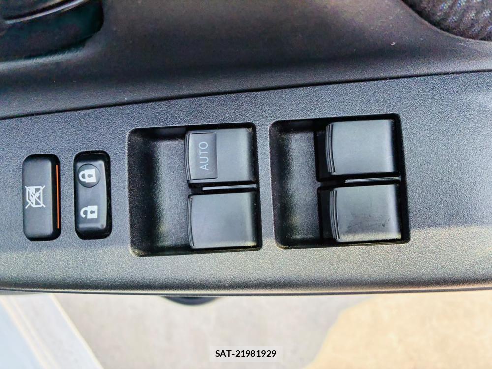 Toyota VITZ 2019-06 8091779-21