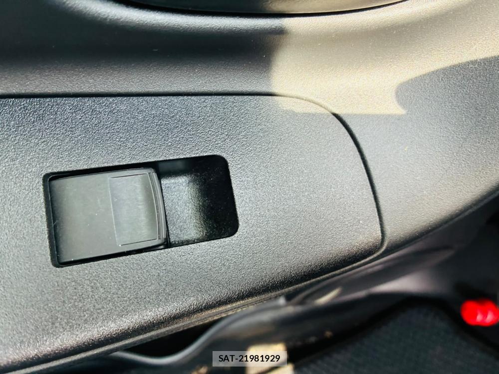 Toyota VITZ 2019-06 8091779-23