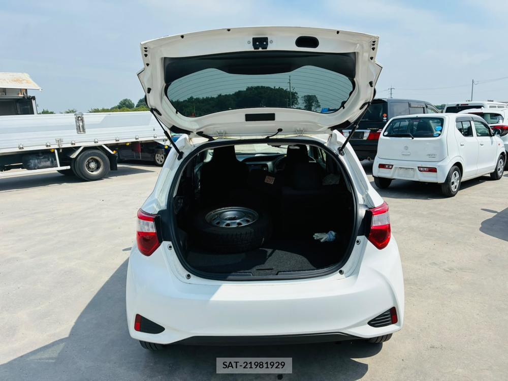 Toyota VITZ 2019-06 8091779-26