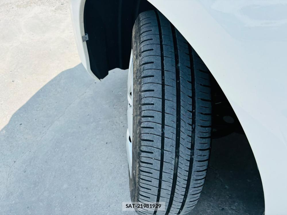Toyota VITZ 2019-06 8091779-31