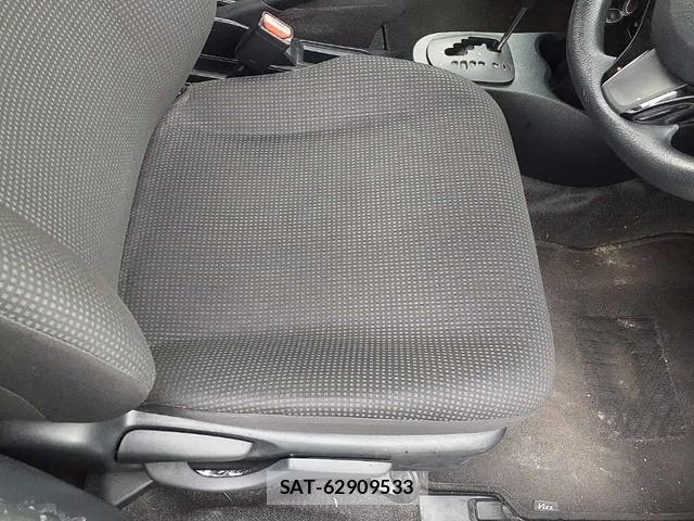 Toyota VITZ 2019-07 8298891-8