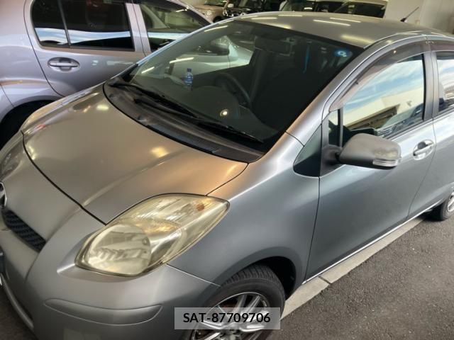 Toyota VITZ 2009-02 8317880-2