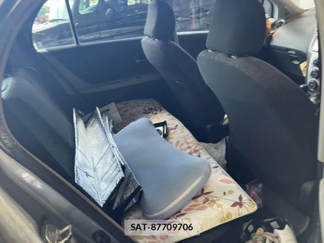 Toyota VITZ 2009-02 8317880-6