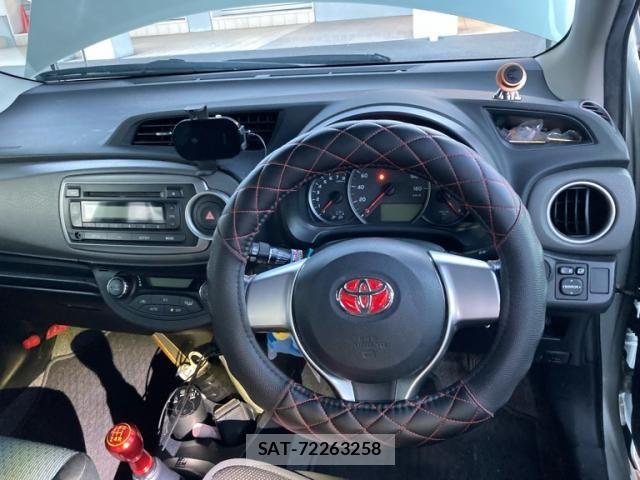 Toyota VITZ 2013-06 8317873-12