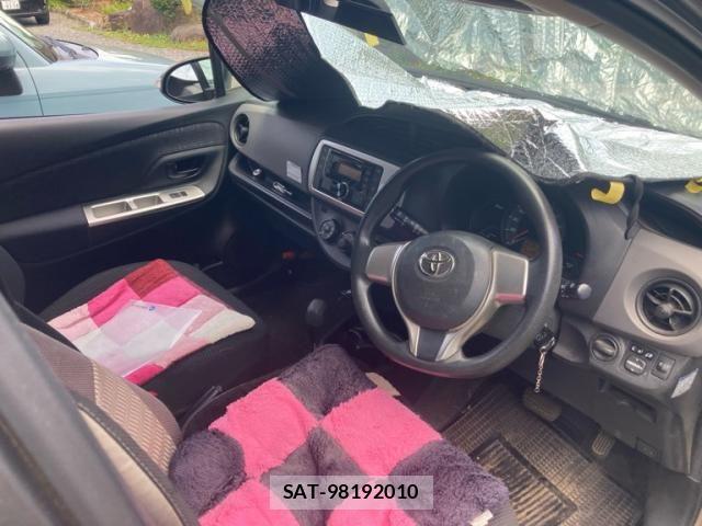 Toyota VITZ 2015-09 8317878-14