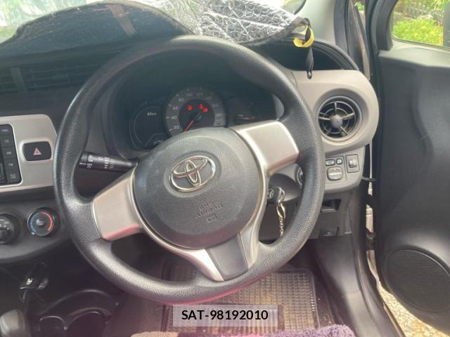 Toyota VITZ 2015-09 8317878-18