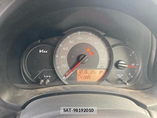 Toyota VITZ 2015-09 8317878-19