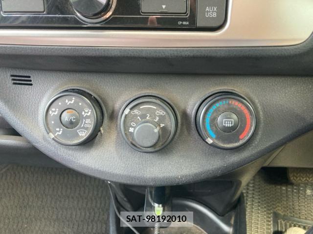Toyota VITZ 2015-09 8317878-21