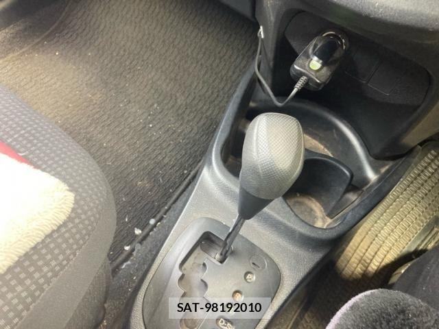 Toyota VITZ 2015-09 8317878-22