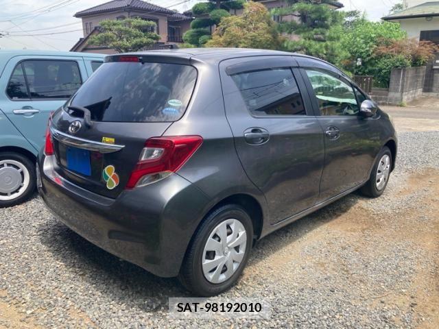Toyota VITZ 2015-09 8317878-6