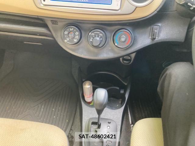 Toyota VITZ 2011-09 8317874-19