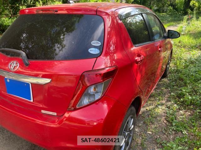 Toyota VITZ 2011-09 8317874-3