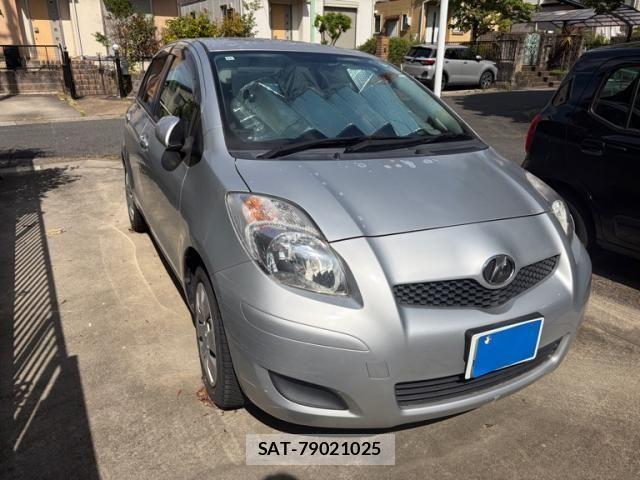 Toyota VITZ 2009-11 8317877-0