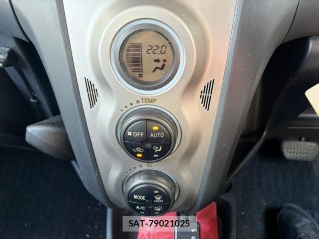 Toyota VITZ 2009-11 8317877-15