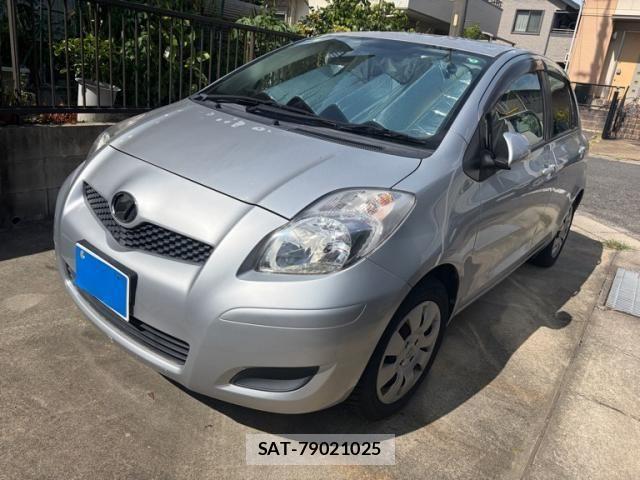 Toyota VITZ 2009-11 8317877-1