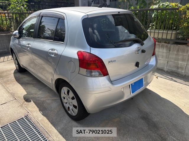 Toyota VITZ 2009-11 8317877-2