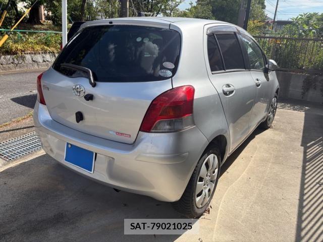 Toyota VITZ 2009-11 8317877-3