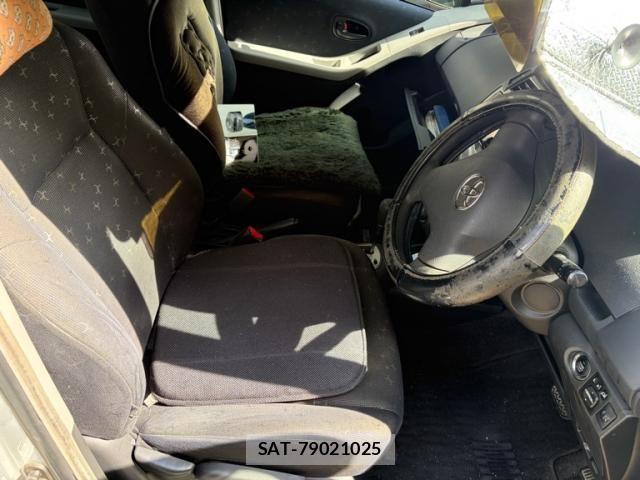 Toyota VITZ 2009-11 8317877-8