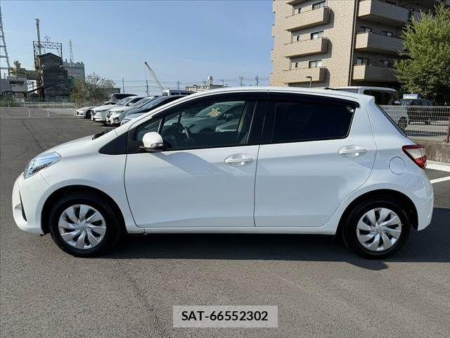 Toyota VITZ 2017-07 8317872-11