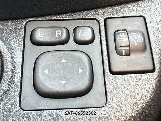 Toyota VITZ 2017-07 8317872-22