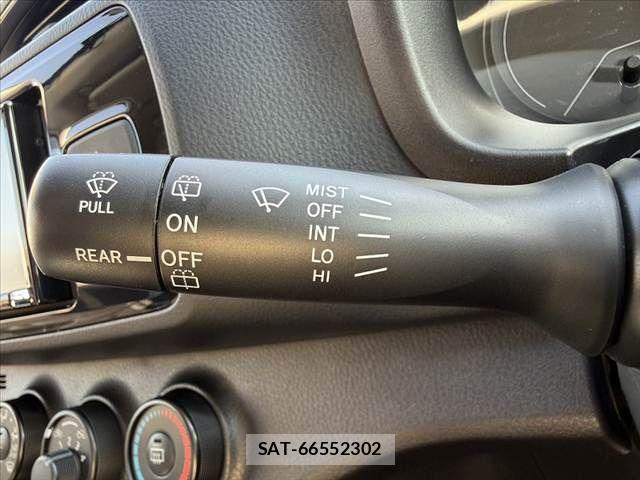 Toyota VITZ 2017-07 8317872-23