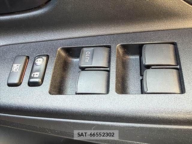 Toyota VITZ 2017-07 8317872-24