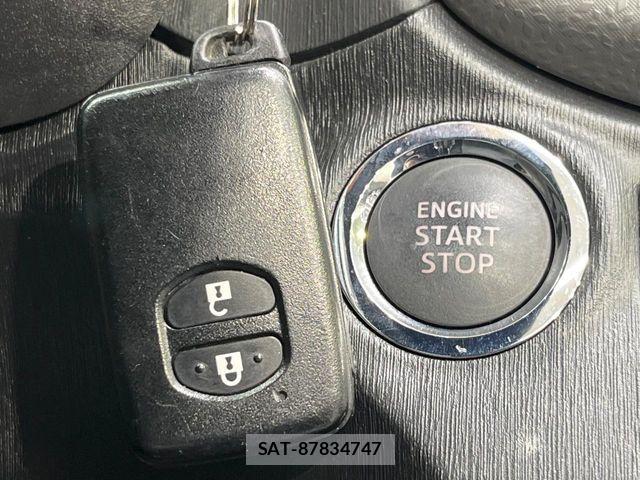 Toyota VITZ 2014-04 8338379-4