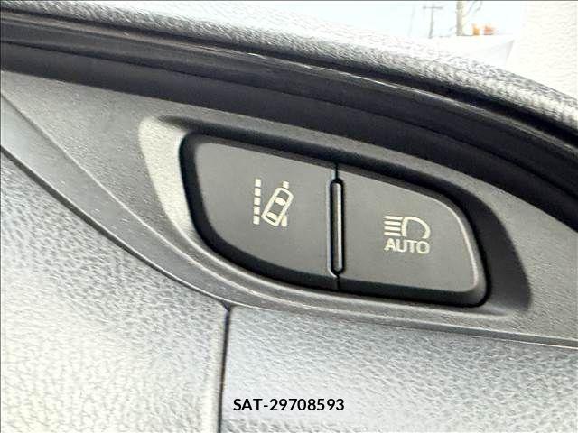 Toyota VITZ 2017-04 8338380-14