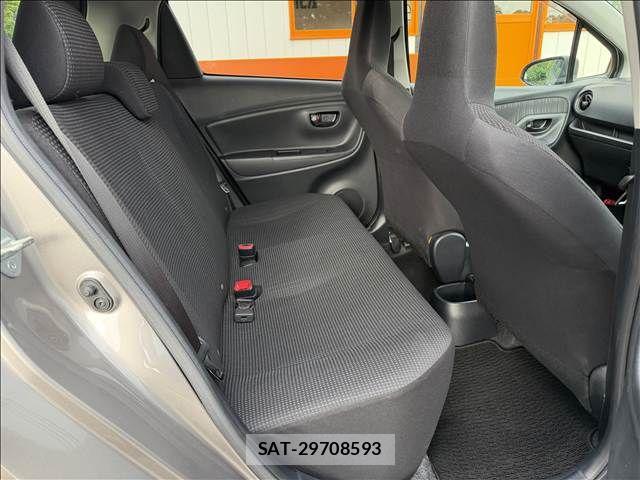 Toyota VITZ 2017-04 8338380-25