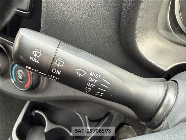 Toyota VITZ 2017-04 8338380-28