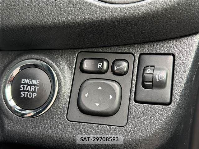 Toyota VITZ 2017-04 8338380-3