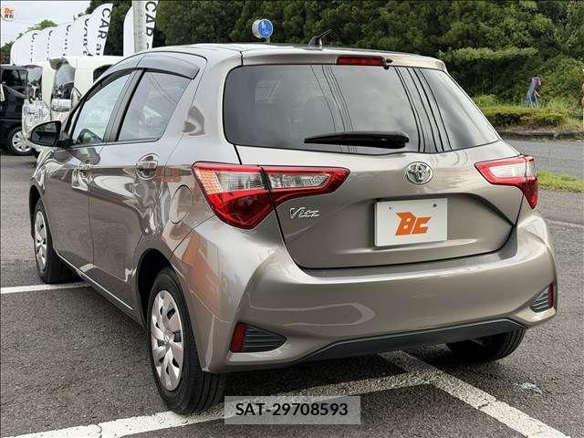 Toyota VITZ 2017-04 8338380-7
