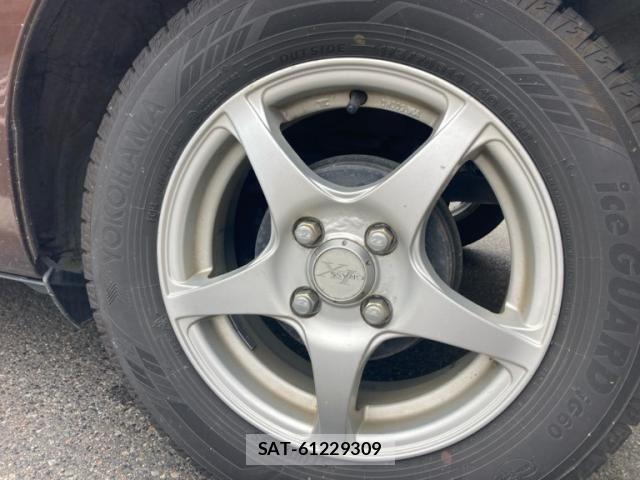 Toyota VITZ 2011-12 8338385-5