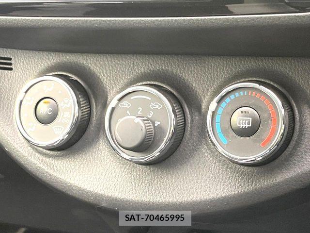 Toyota VITZ 2015-07 8338378-3