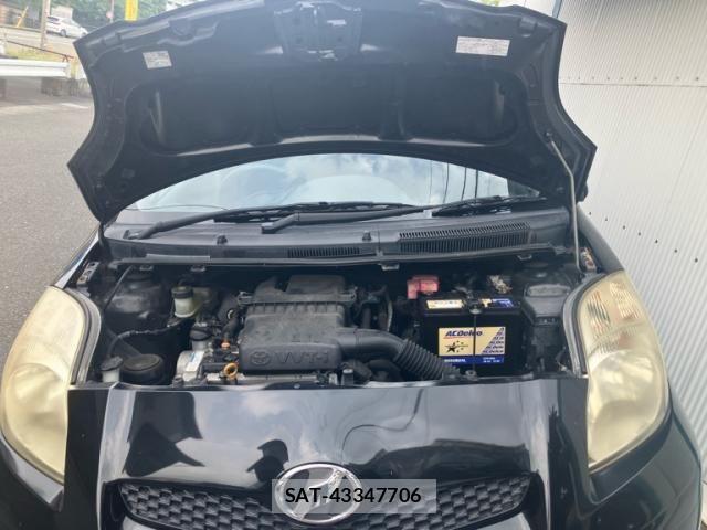 Toyota VITZ 2010-05 8338383-15
