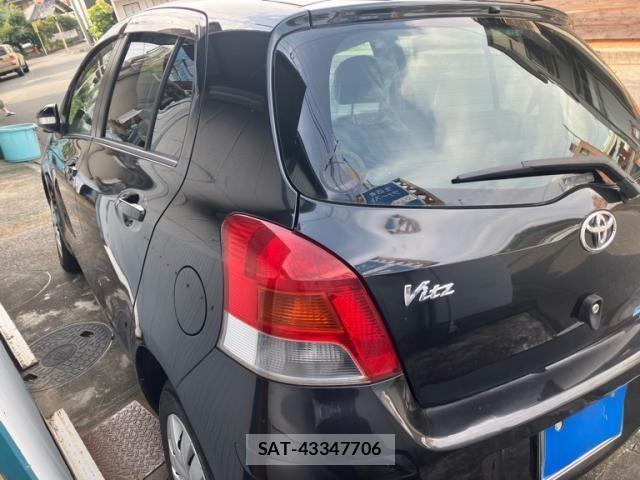 Toyota VITZ 2010-05 8338383-7