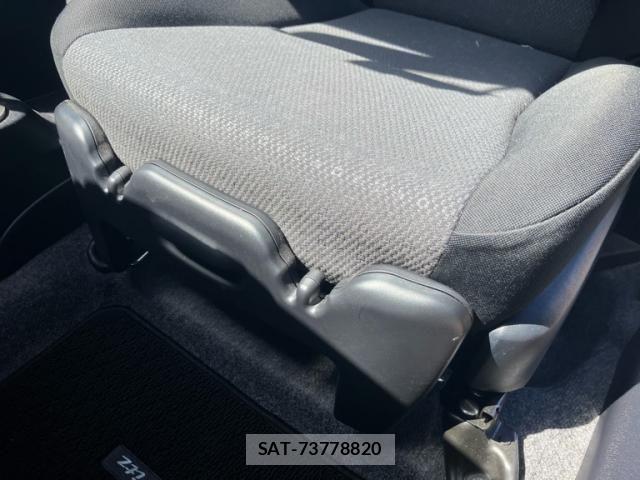 Toyota VITZ 2014-01 8355857-19