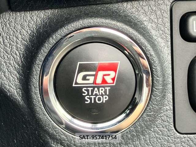 Toyota VITZ 2017-10 8355853-10