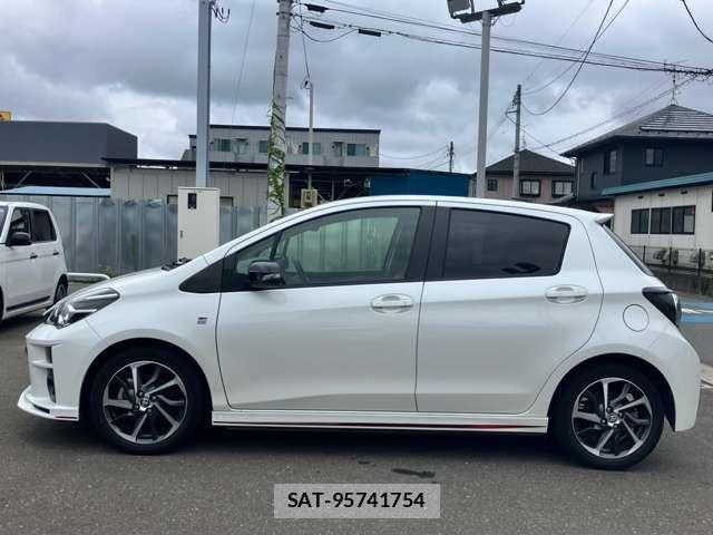 Toyota VITZ 2017-10 8355853-16