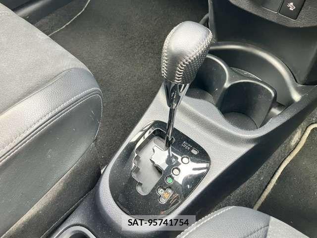 Toyota VITZ 2017-10 8355853-8