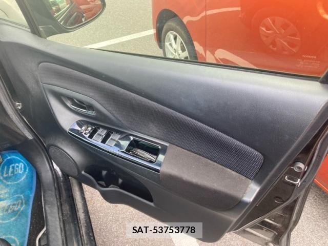 Toyota VITZ 2015-11 8369610-9