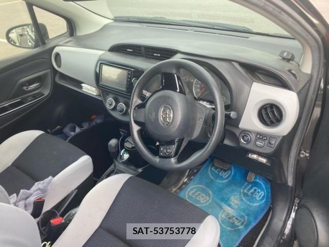 Toyota VITZ 2015-11 8369610-10