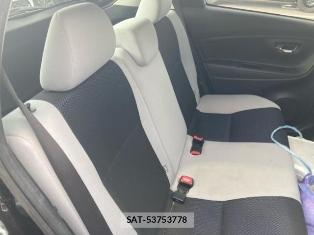 Toyota VITZ 2015-11 8369610-12