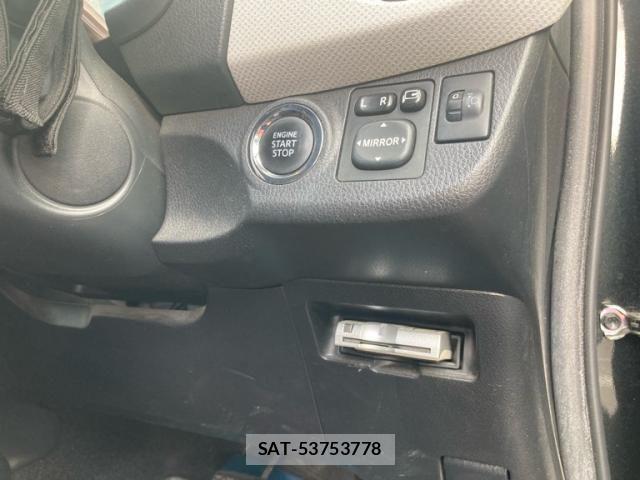 Toyota VITZ 2015-11 8369610-13