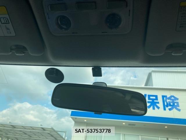 Toyota VITZ 2015-11 8369610-18