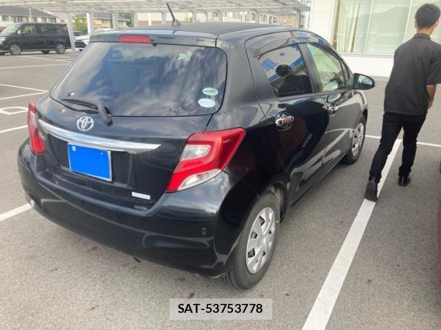 Toyota VITZ 2015-11 8369610-2