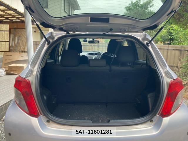 Toyota VITZ 2013-11 8369613-10