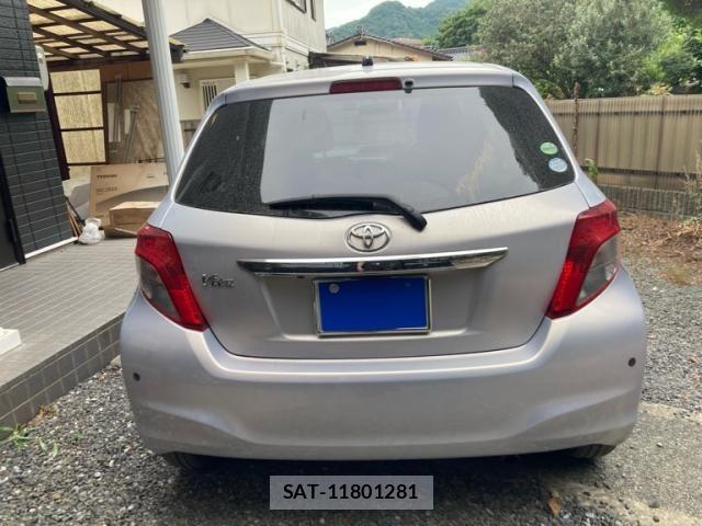 Toyota VITZ 2013-11 8369613-12