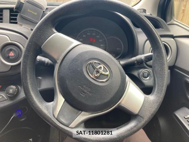 Toyota VITZ 2013-11 8369613-16